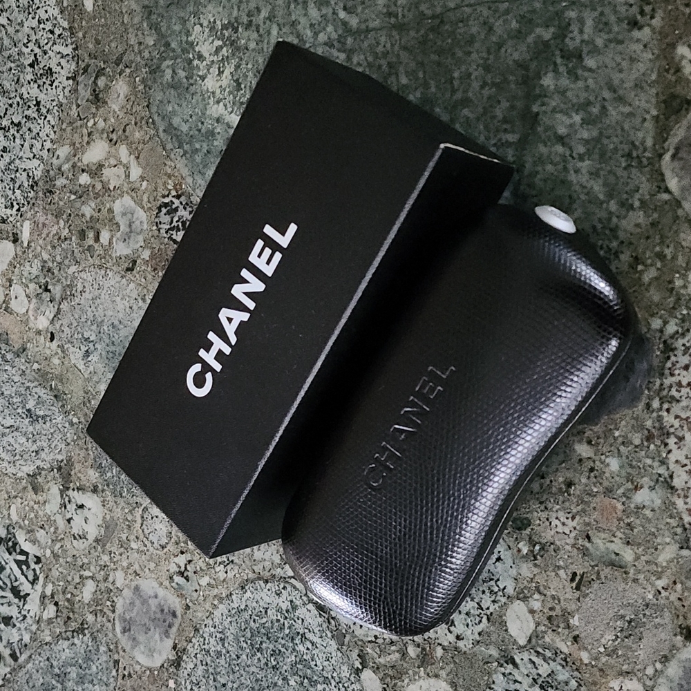 CHANEL Hard Sunglass Case - Picture 2 of 6